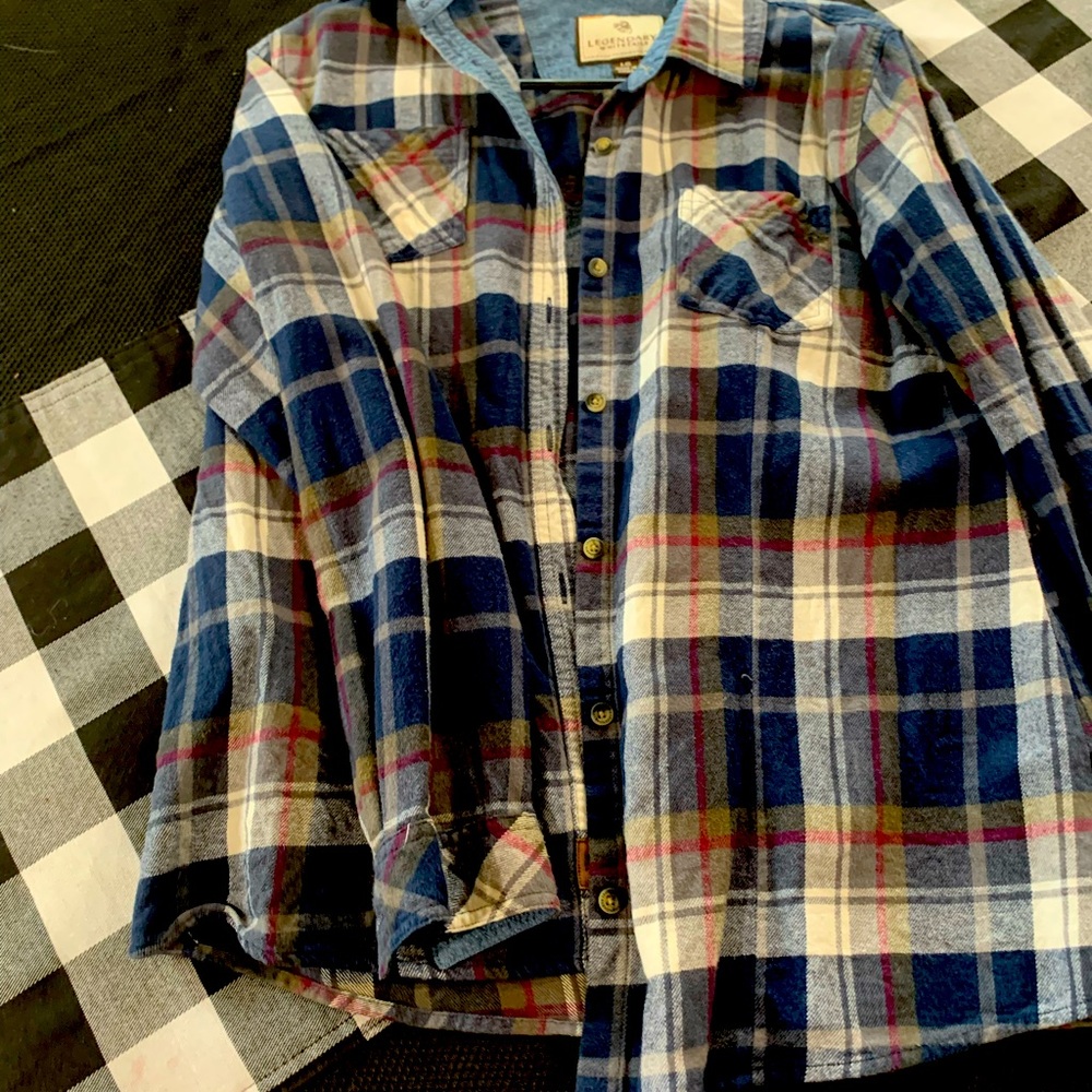 Legendary White Tails womens flannel. Large